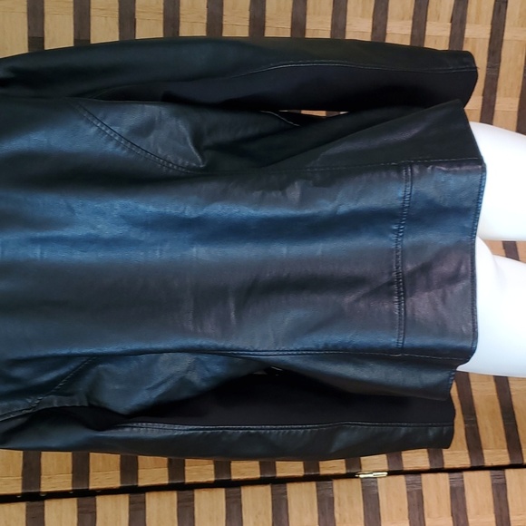 NWT!! $120 msrp Lane Bryant faux leather moto jacket - Picture 3 of 16